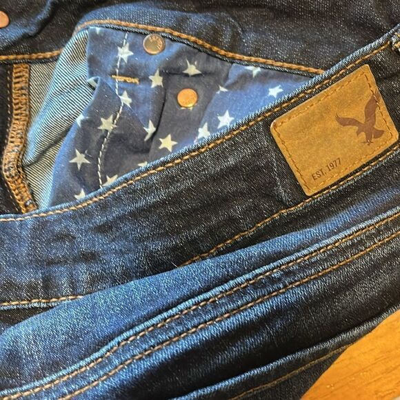 EXCELLENT CONDITION WOMEN’S SIZE 4 AMERICAN EAGLE STRETCH BOY MIDI 6” SHORTS - Picture 5 of 7